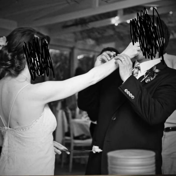 Anna Maier Ulla-Maija Couture Wedding Gown size 8 (loose fitting style) - Picture 2 of 7